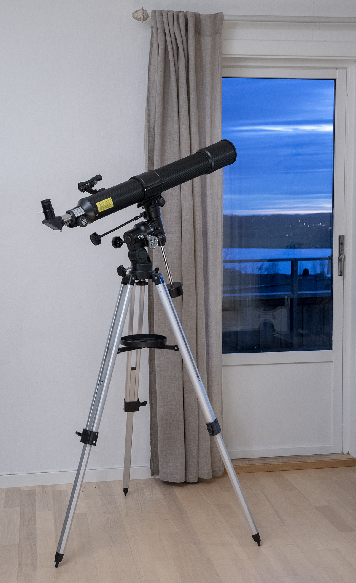 Bresser Telescopio Rifrattore Quasar EQ 80/900 Con Montatura Equatoriale E Adattatore Per Smartphone